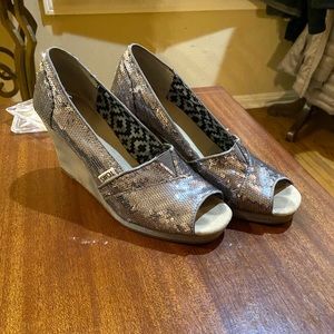 Toms Sequin Wedges
